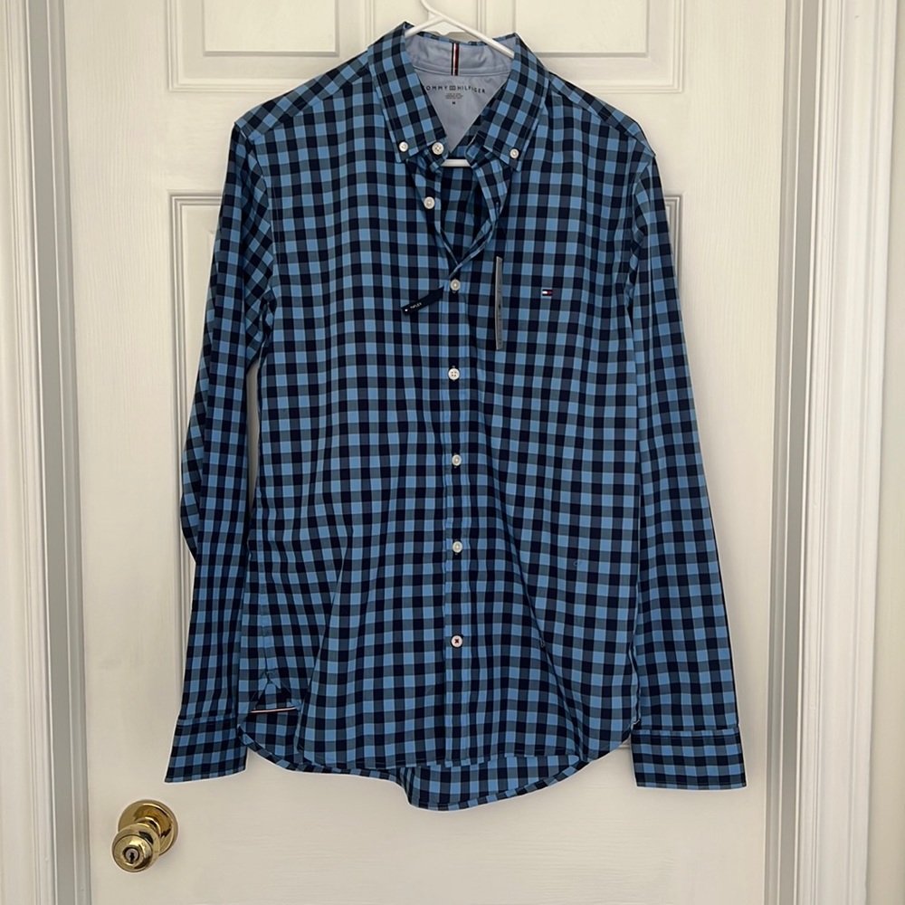 Men’s Tommy Hilfiger, medium checkered shirt